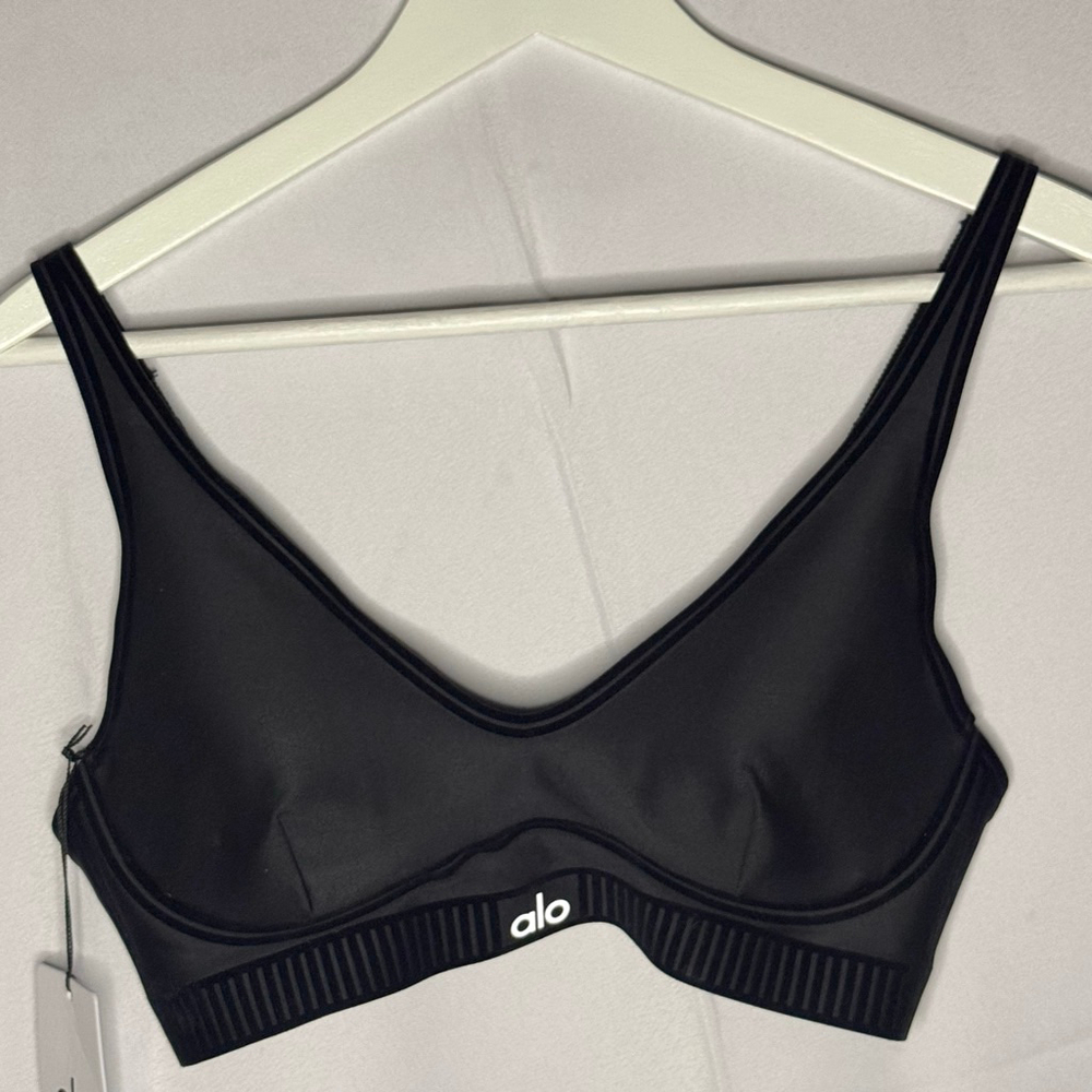 Alo Yoga Airlift 2-Piece Set | Legging + Bra | Black | NWT - Picture 5 of 12